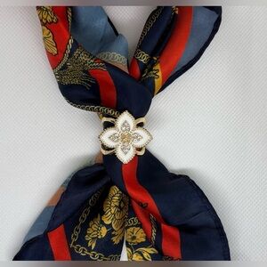 Chic Gold & White Enamel Clover Flower Scarf Ring Clip Rhinestone